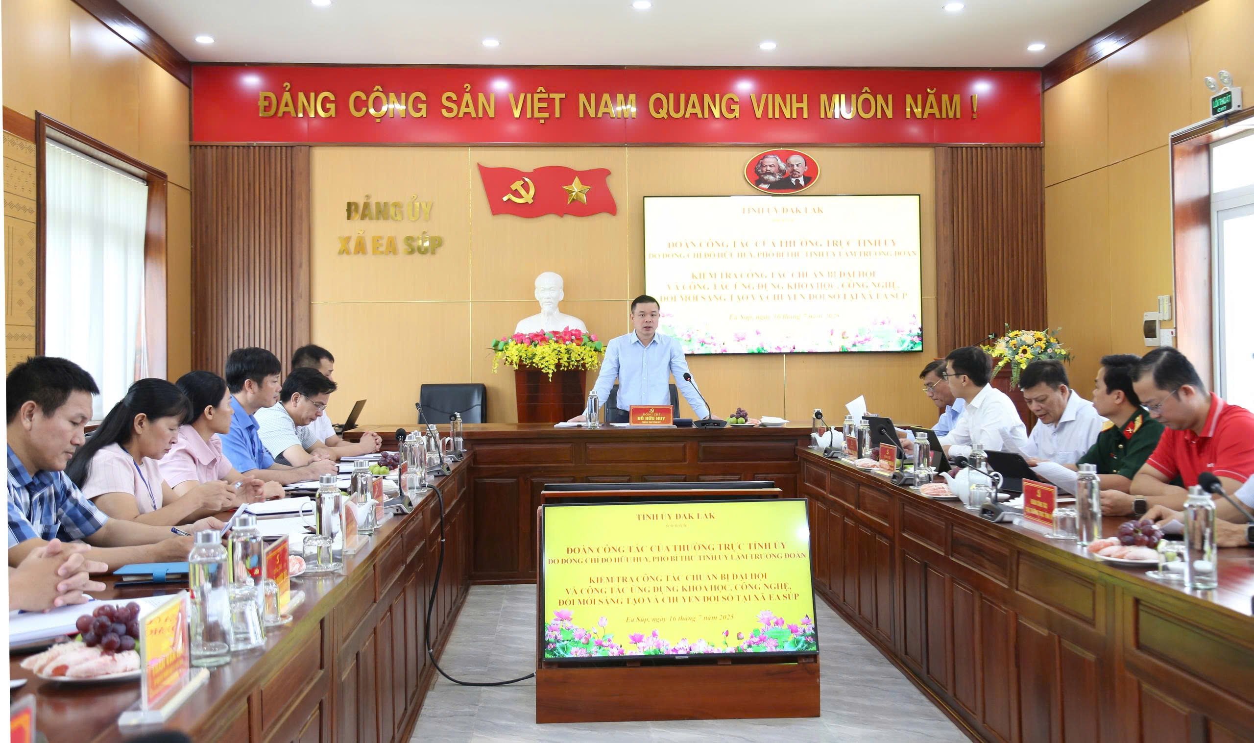 đồng chí Phó Bí thư Tỉnh ủy Đỗ Hữu Huy phát biểu tại buổi làm việc